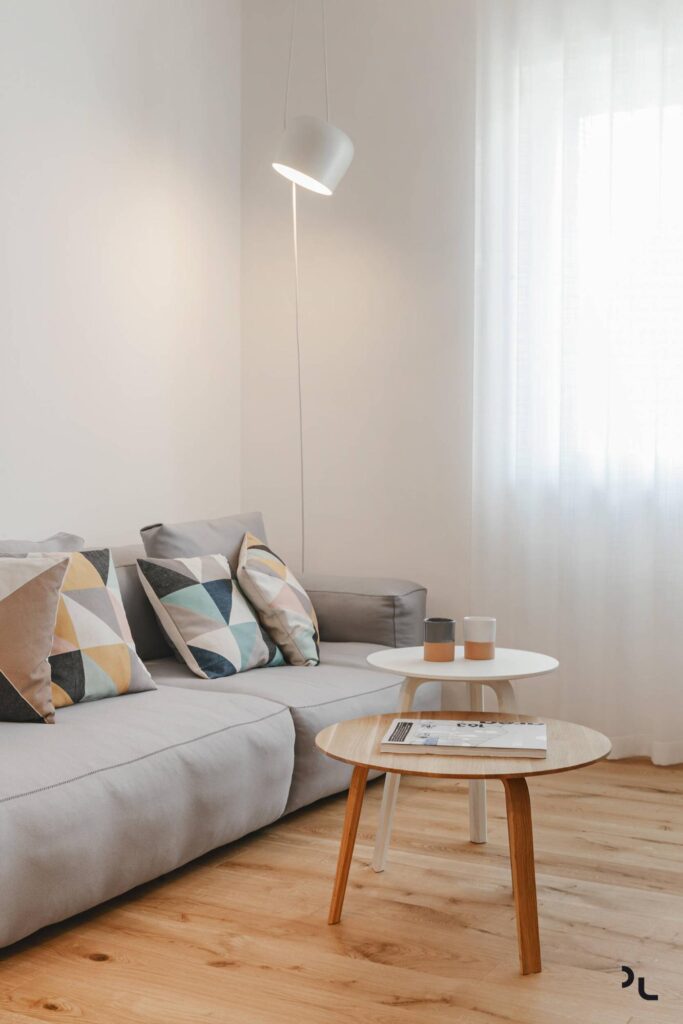 Ghế sofa với chất liệu mềm mại vừa có thể dùng để tiếp khách, vừa có thể làm chỗ nghỉ ngơi lý tưởng cho gia đình